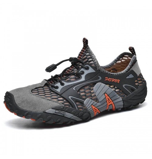 Adults Traced On The Beach Diving Shoes Outdoor Leisure And Wading Shoes On Foot Running Shoes